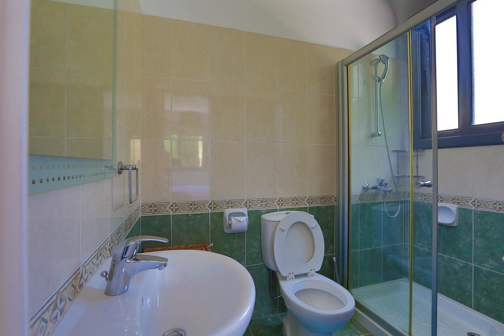 Villa Infinite Blu Пафос Екстер'єр фото